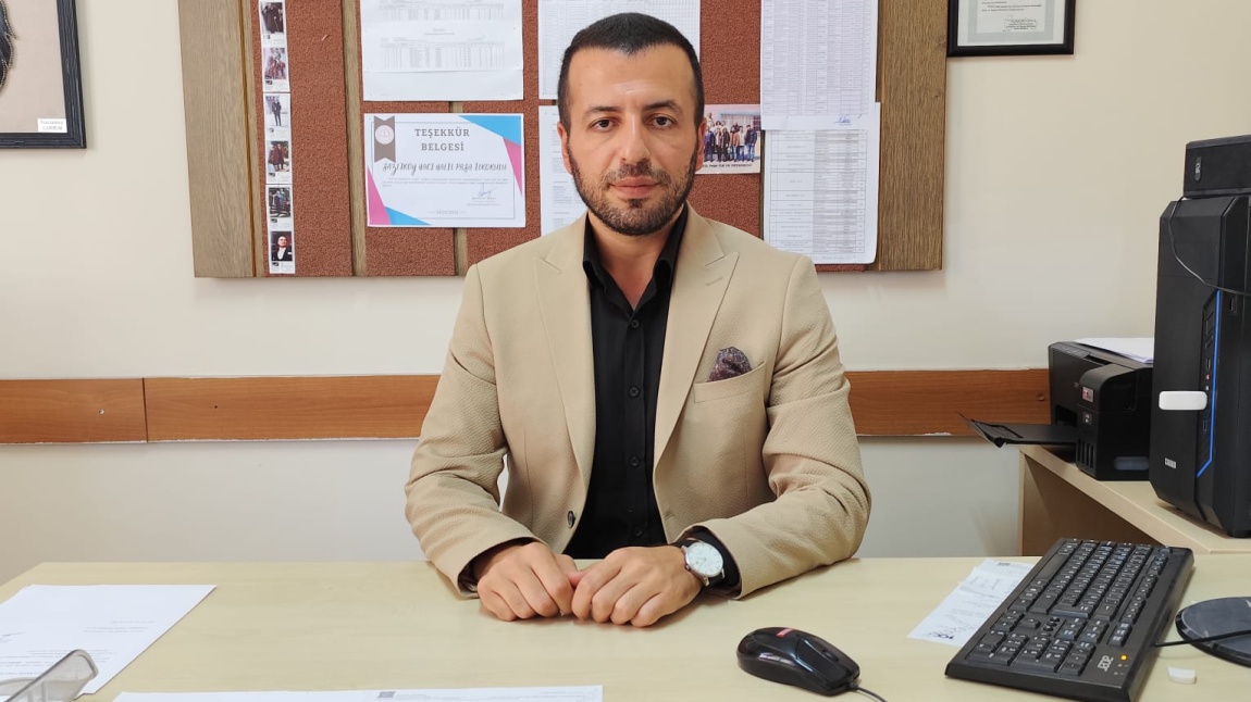 OKUL MÜDÜRÜMÜZ   KADİR İZCİ 